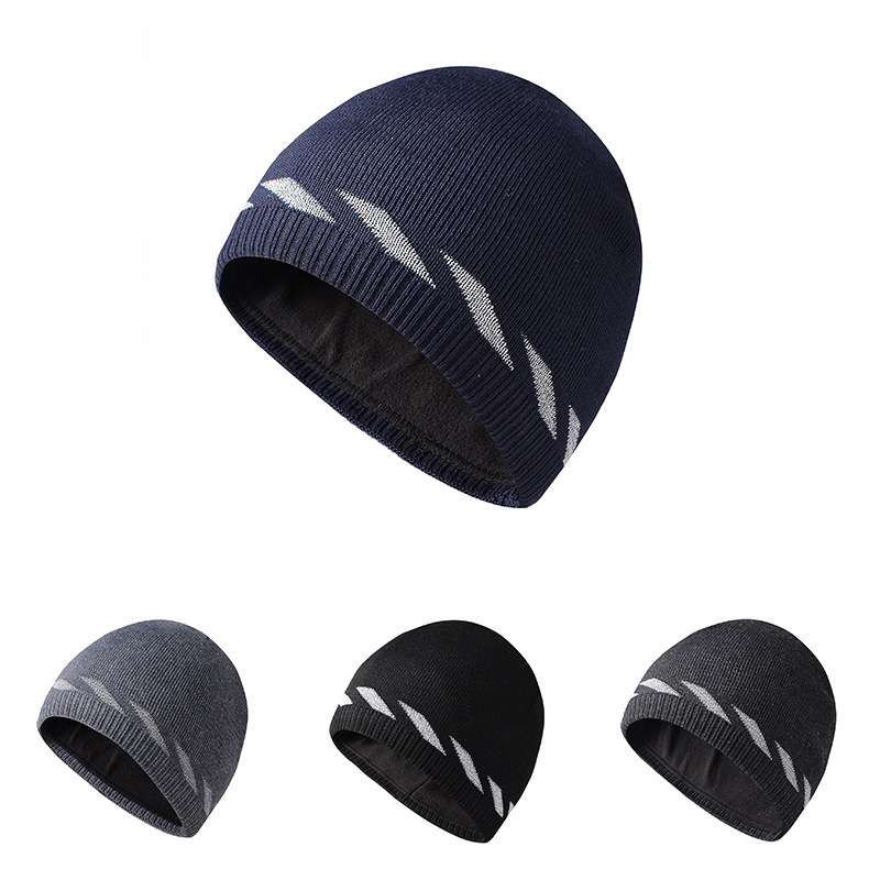 Outdoor sports reflective cap at night